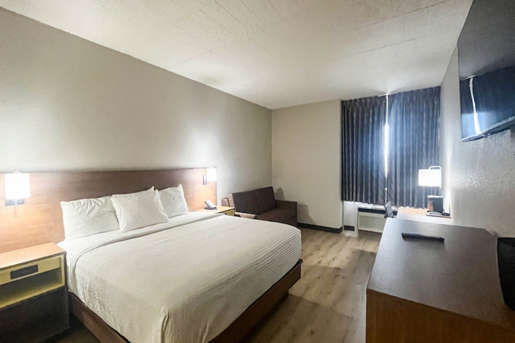 Studio6 Suites Fremont, OH 10/22