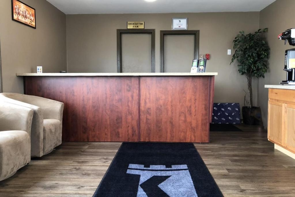 Knights Inn Fort Erie 5/15