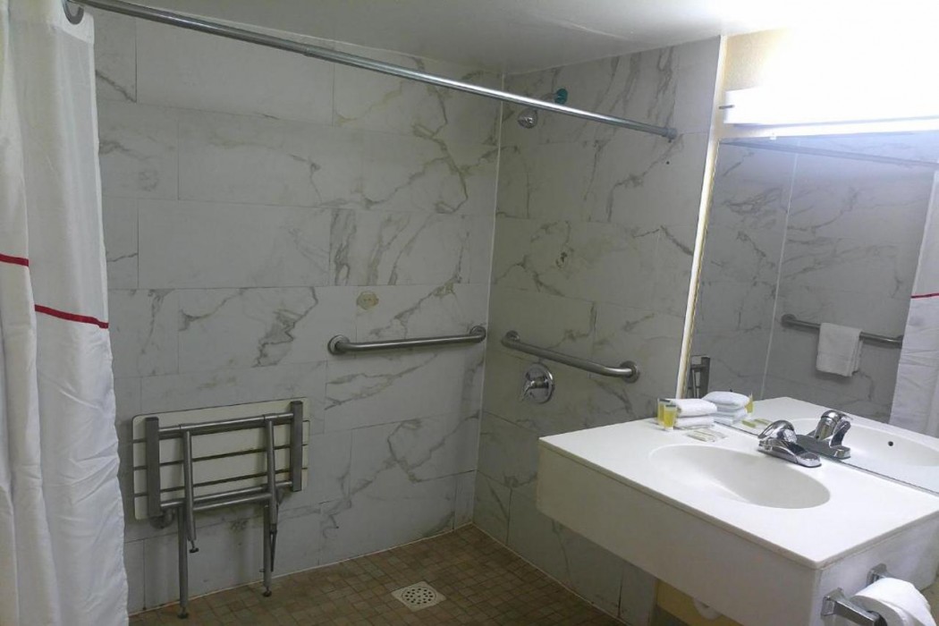 Days Inn By Wyndham Hampton Near Coliseum Convention Center 7/12