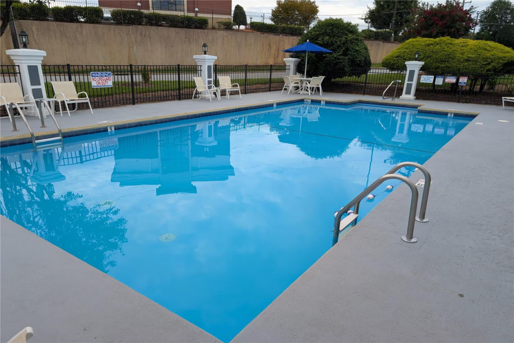 Best Western Greensboro Coliseum Inn 16/24