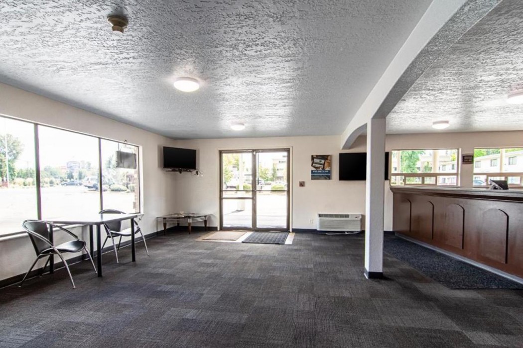 Motel6 Gresham, OR - Portland 8/56