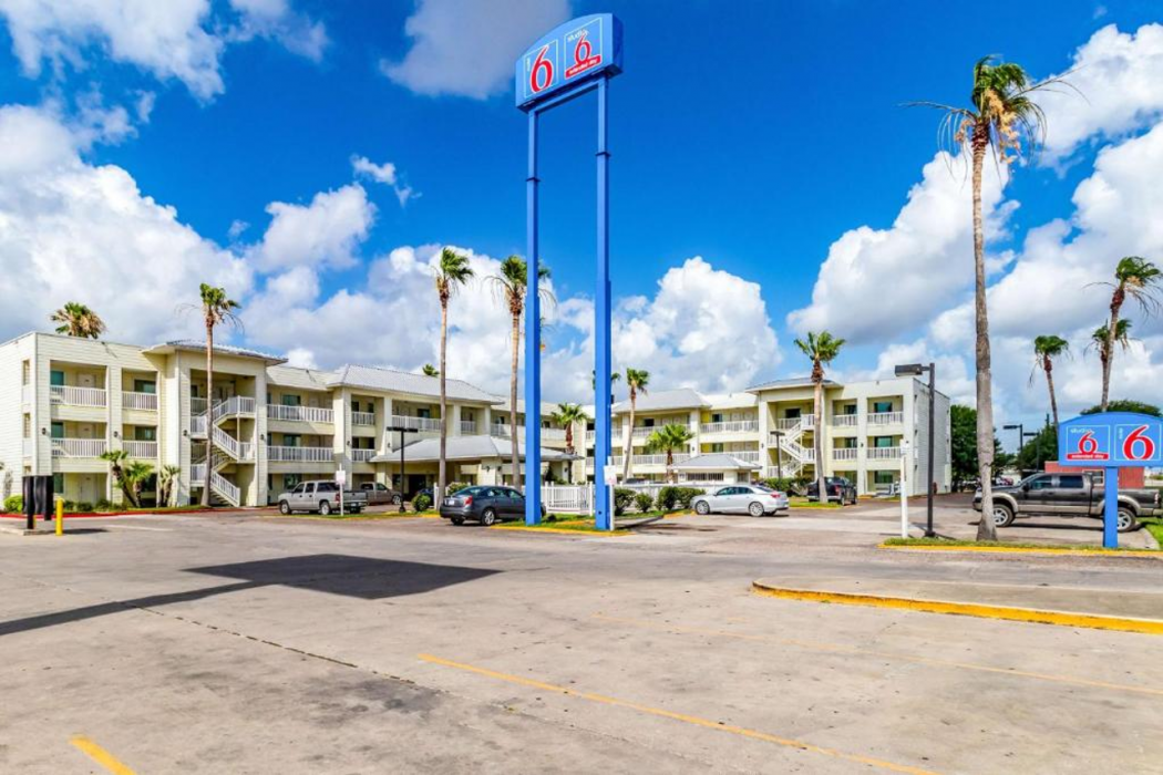 Motel6 Corpus Christi, TX - North image