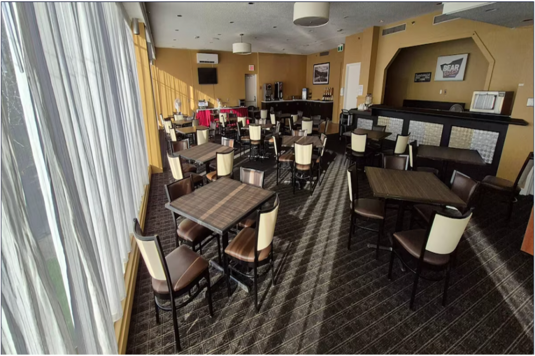 Quality Inn & Suites Sydney, NS 7/17