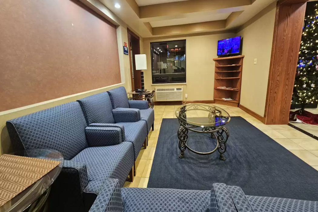 Econo Lodge Woodbridge 3/36