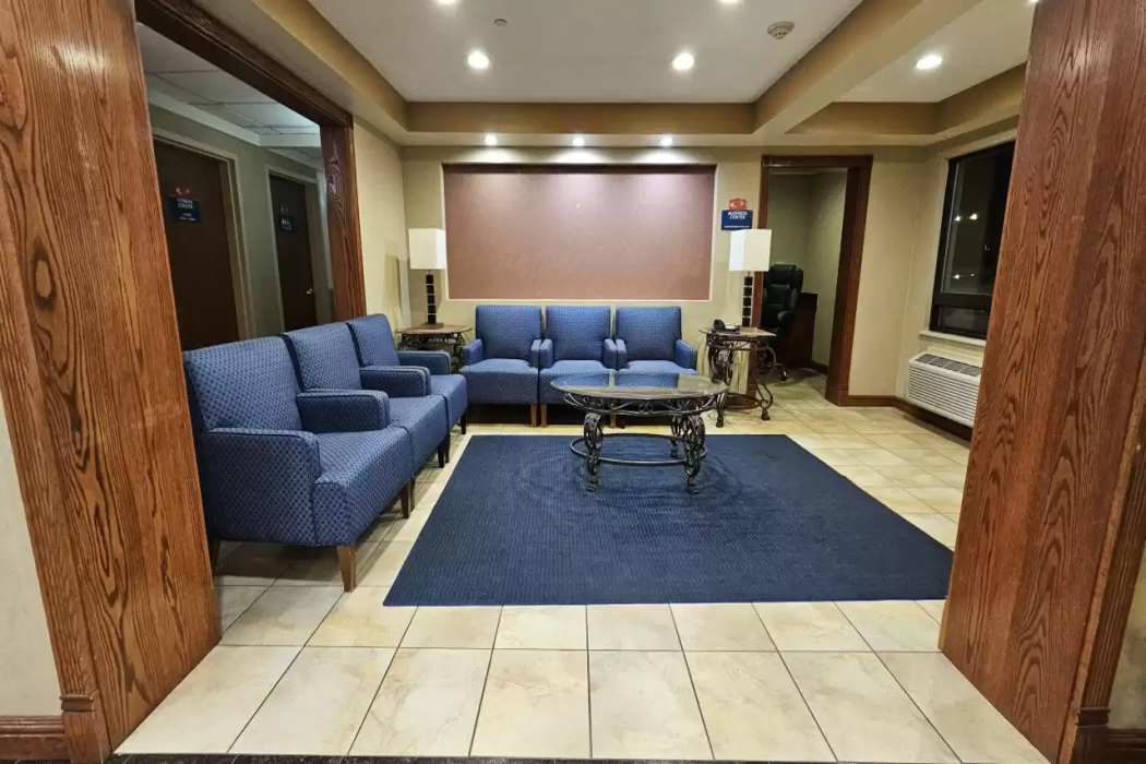 Econo Lodge Woodbridge 6/36
