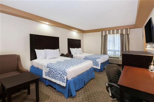 Econo Lodge Woodbridge 14/36