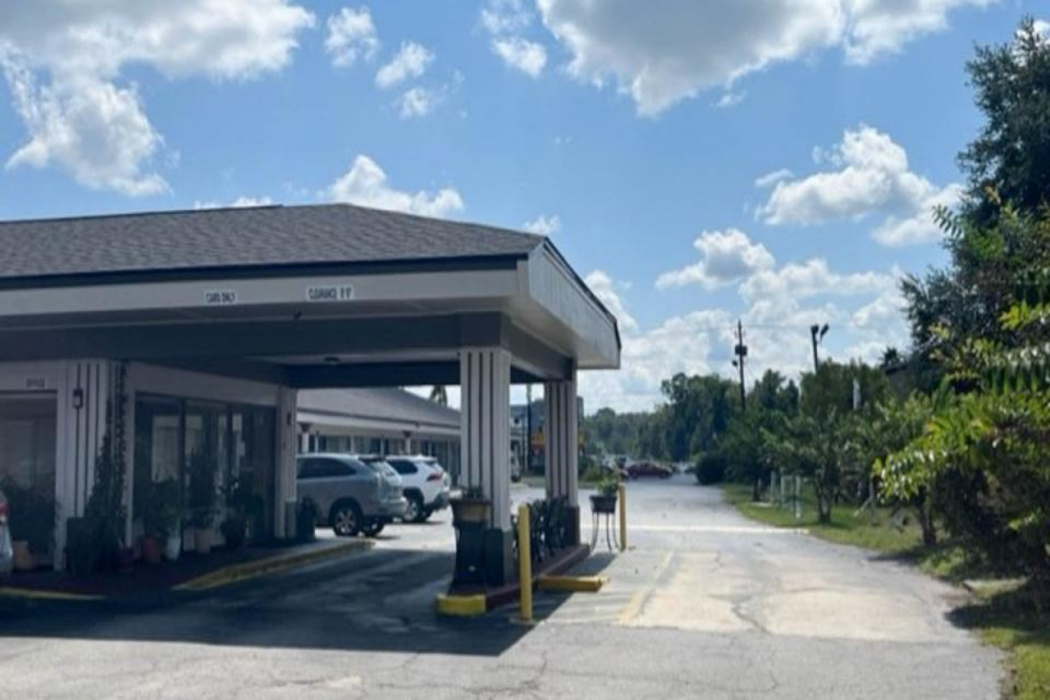 Studio6 Suites Hinesville, GA image