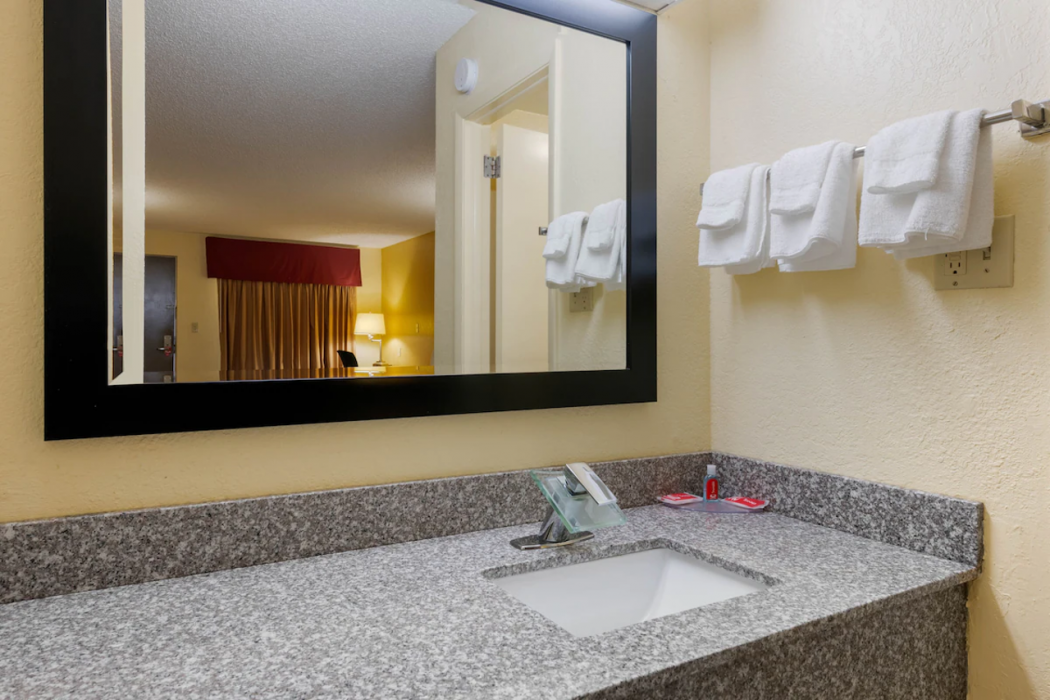 SureStay by Best Western Jacksonville Airport 14/54