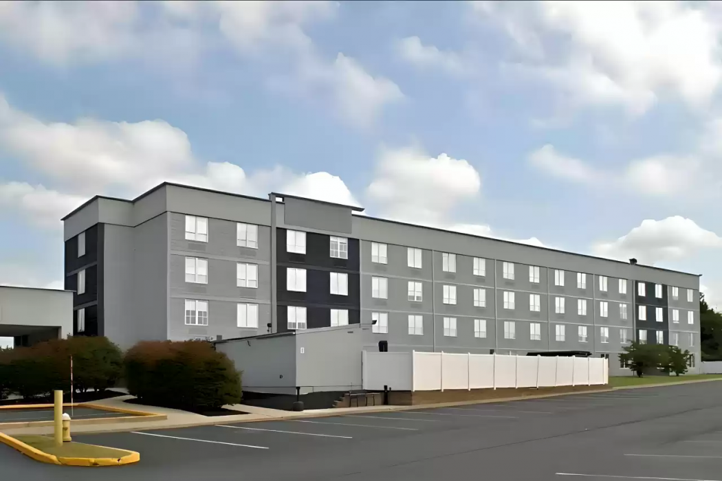 Comfort Inn & Suites Pottstown Eastern Gateway 1/22