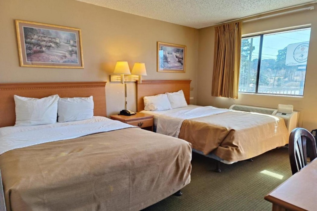 Executive Inn Kilgore North 11/57