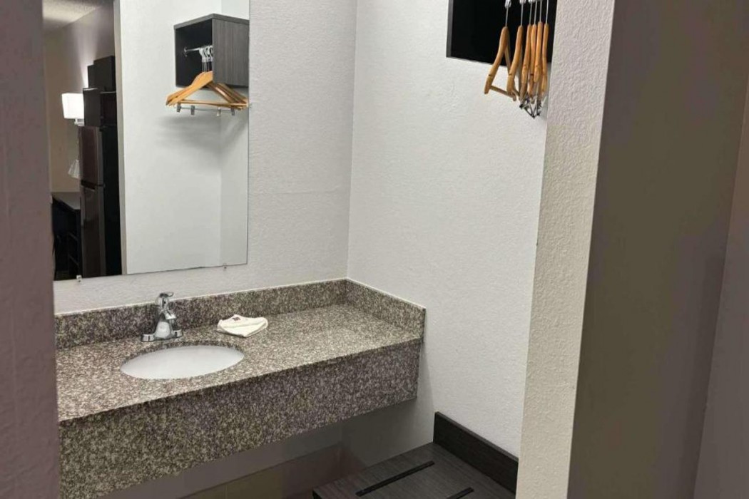 Motel6 Macclenny, FL 16/44