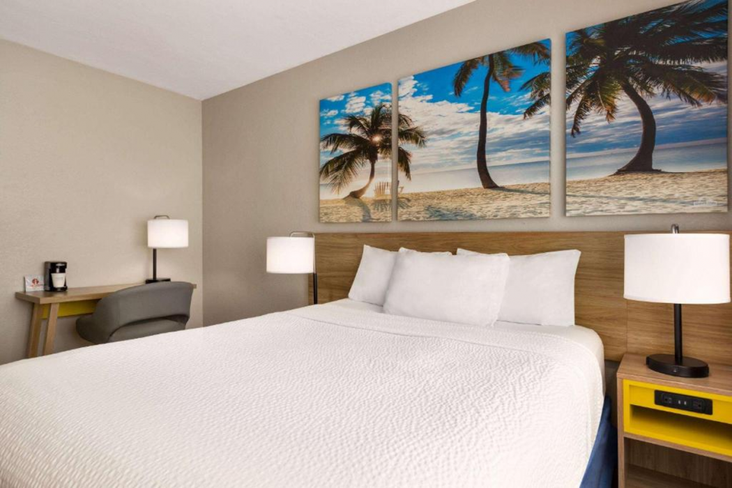 Days Inn By Wyndham Miami Airport North 6/32