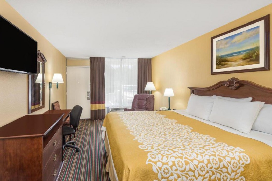 Days Inn by Wyndham Mt Pleasant-Charleston-Patriots Point 10/26