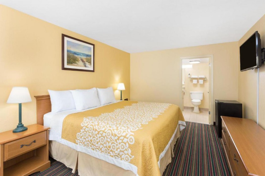 Days Inn by Wyndham Mt Pleasant-Charleston-Patriots Point 14/26