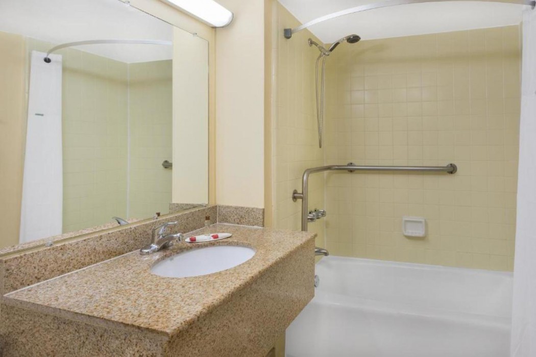 Days Inn by Wyndham Mt Pleasant-Charleston-Patriots Point 8/26
