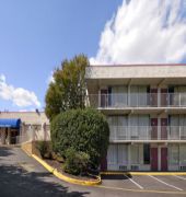 Regency Inn 1/33
