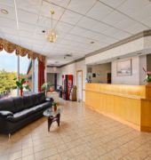 Regency Inn 3/33
