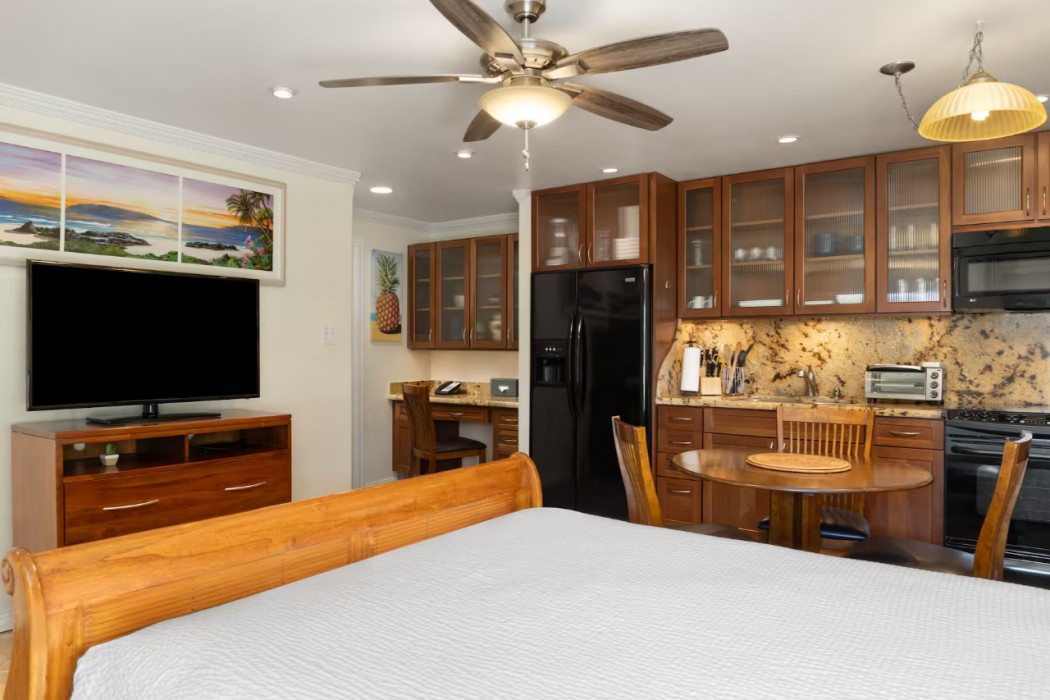 Days Inn by Wyndham Maui Oceanfront 24/54