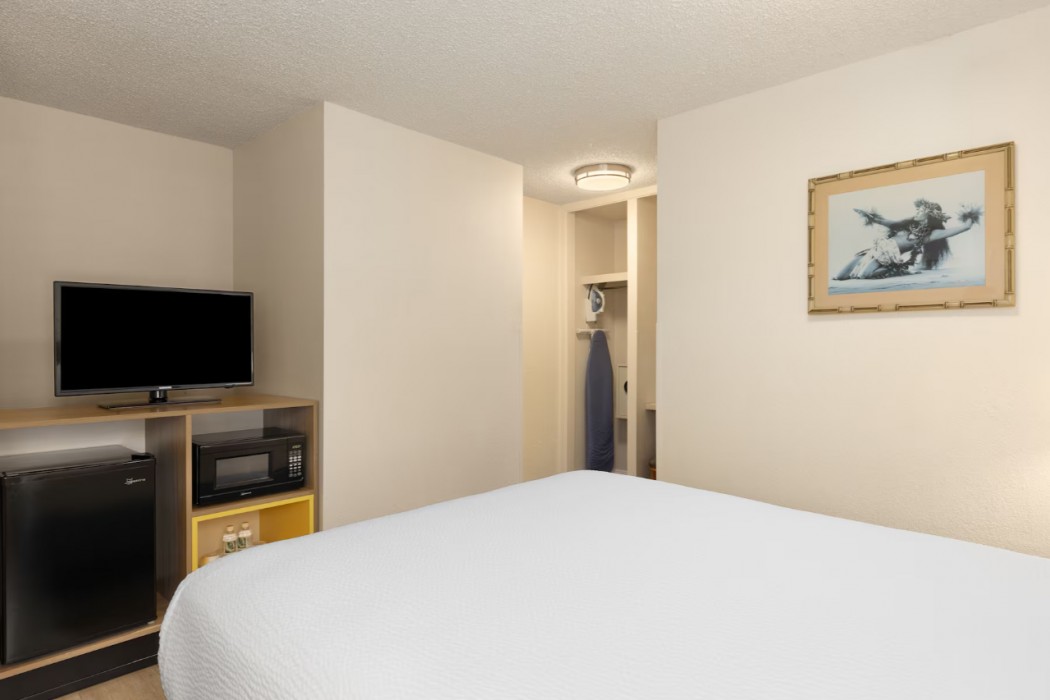 Days Inn by Wyndham Maui Oceanfront 11/54