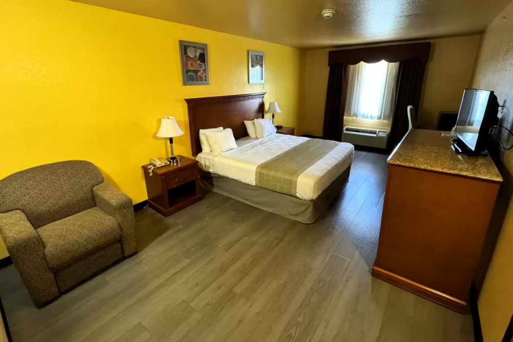 Quality Inn & Suites McAlester on Hwy 69 17/26