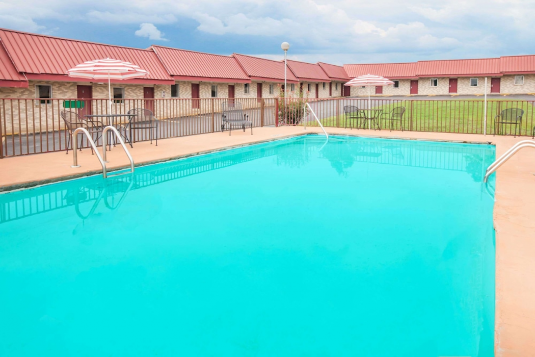 Ozark Junction Inn 13/17