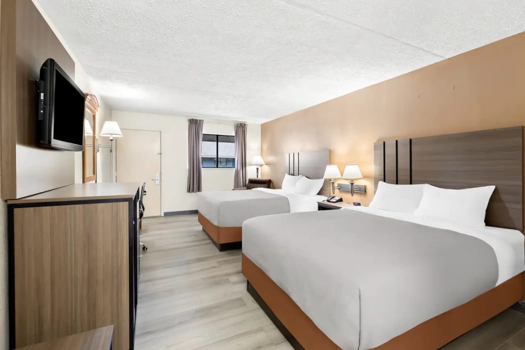Quality Inn Middleburg Heights near Cleveland Airport 12/19