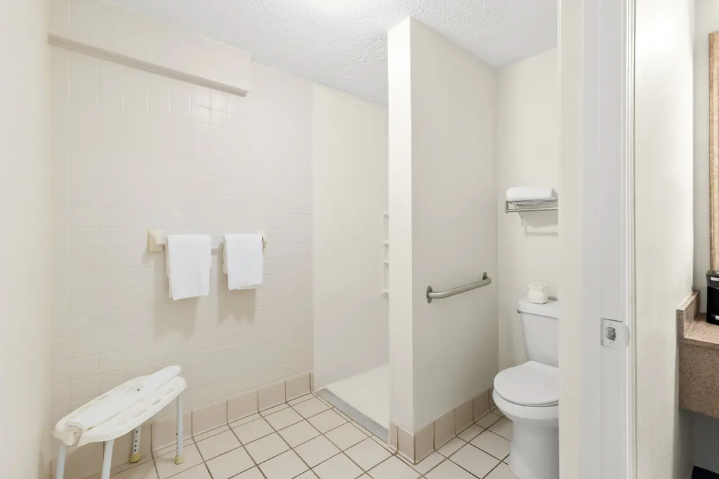 Quality Inn Middleburg Heights near Cleveland Airport 13/19