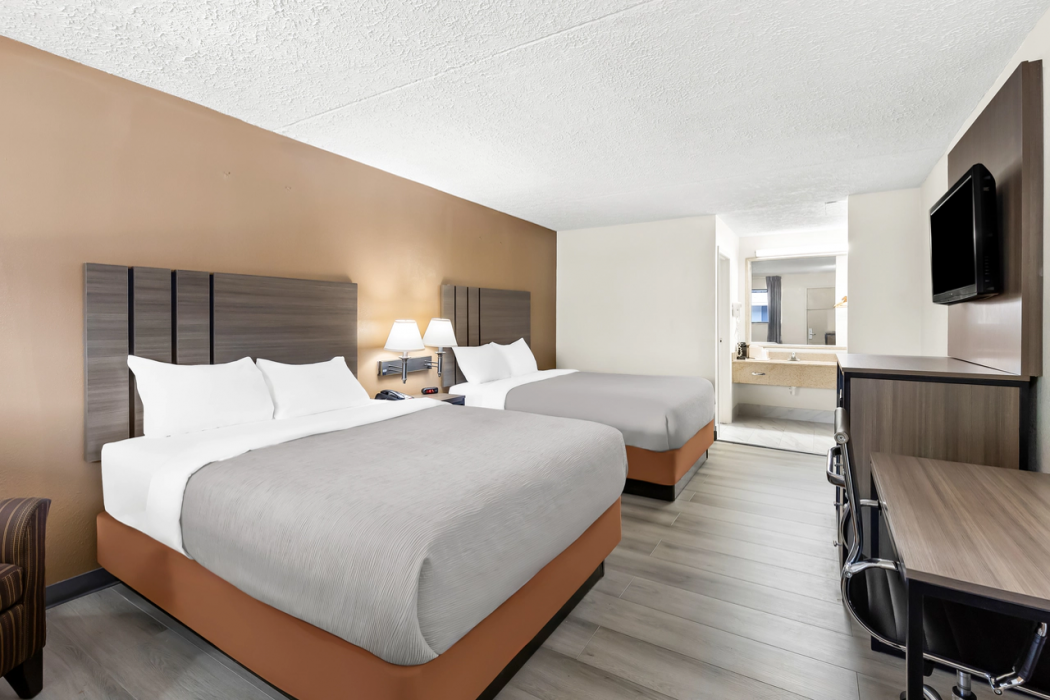 Quality Inn Middleburg Heights near Cleveland Airport 8/19