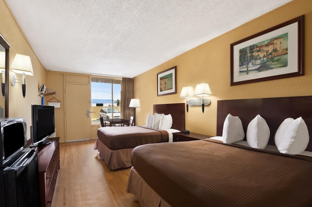 Americas Best Value Inn Orlando 70/93