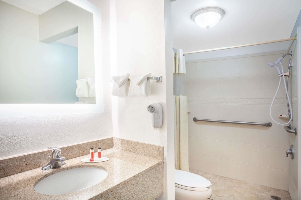 Americas Best Value Inn Orlando 61/93