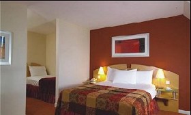 HOLIDAY INN ASHFORD NORTH 11/55