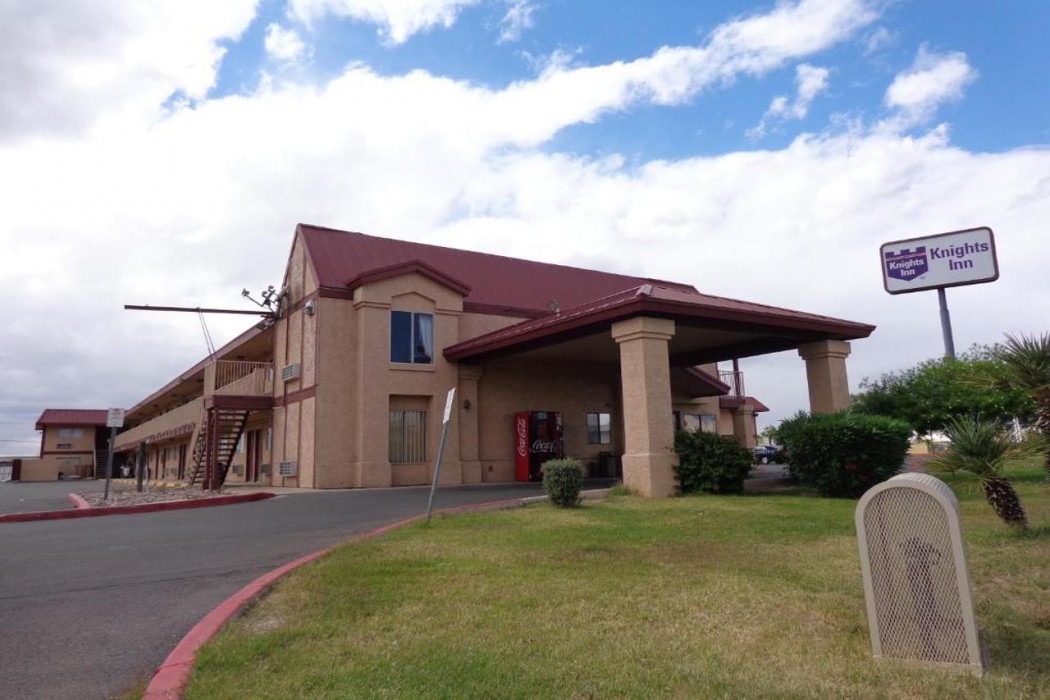 Knights Inn Phoenix at N Black Canyon Hwy 4/18