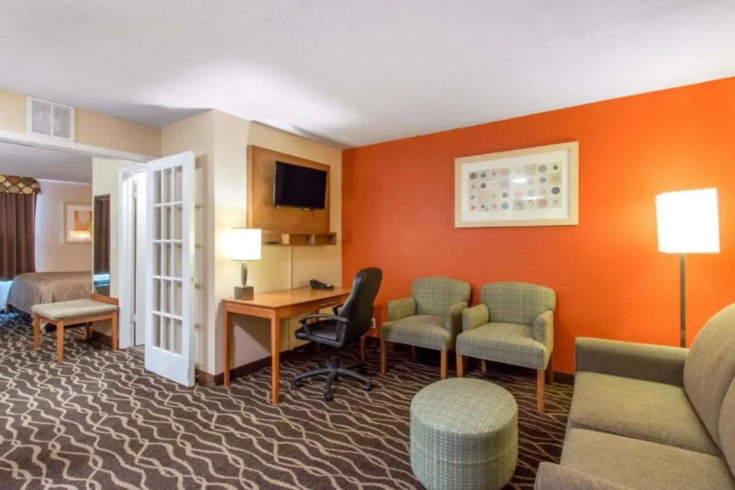 Quality Inn & Suites I-35 Near Frost Bank Center San Antonio, TX 15/33