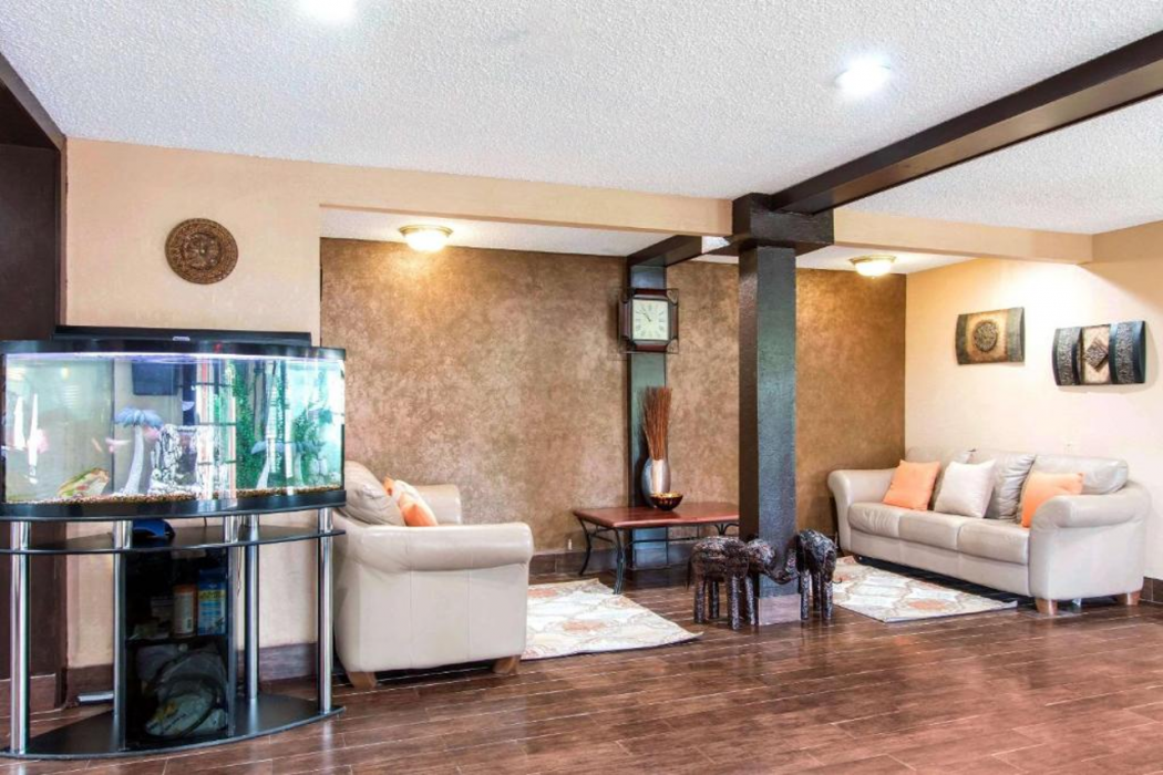 Quality Inn & Suites I-35 Near Frost Bank Center San Antonio, TX 9/33