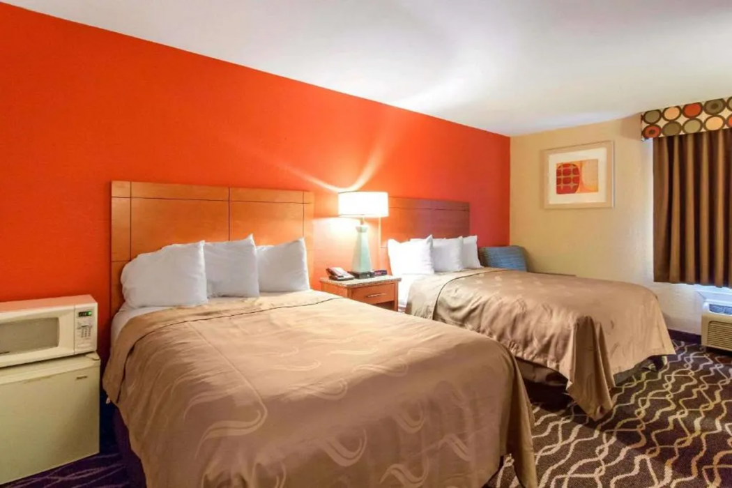 Quality Inn & Suites I-35 Near Frost Bank Center San Antonio, TX 13/33