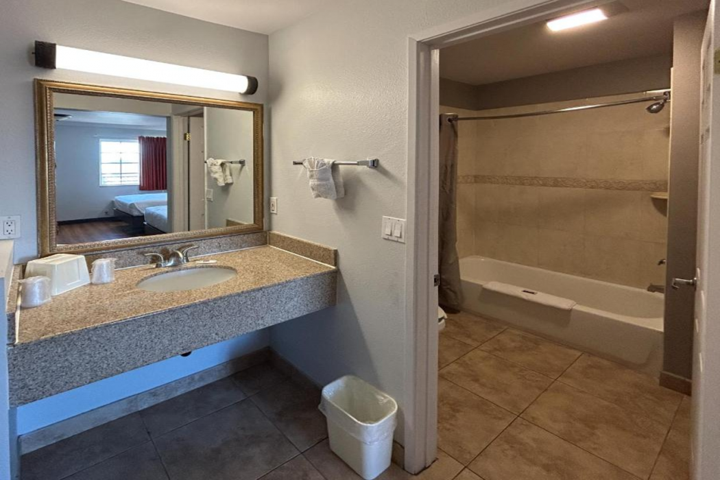 Studio 6 Mojave, CA - Airport 15/47