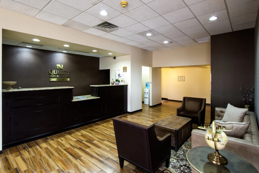 Quality Inn & Suites Moline - Quad Cities 3/18