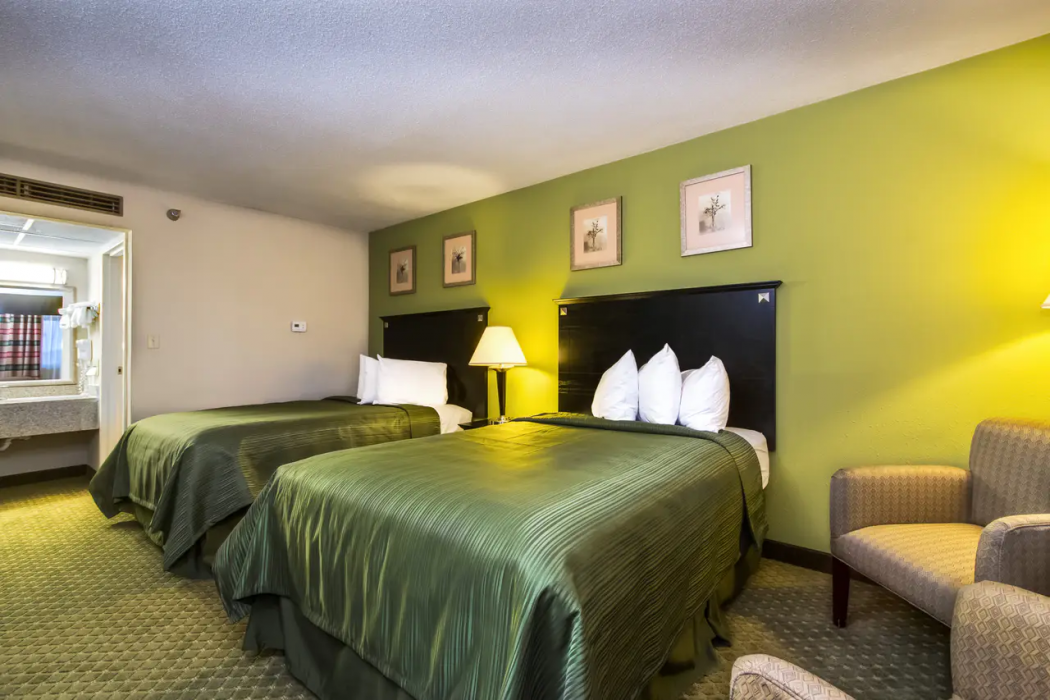 Quality Inn & Suites Moline - Quad Cities 7/18