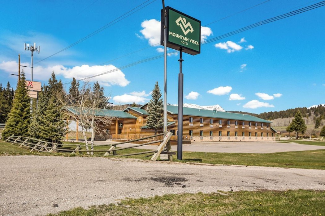 Mountain Vista Hotel 6/76