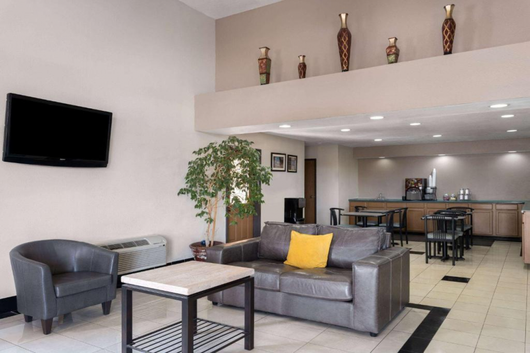 Travelodge by Wyndham Tucson AZ 10/34