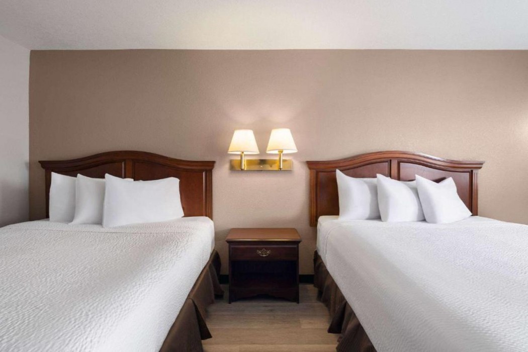 Travelodge by Wyndham Tucson AZ 16/34