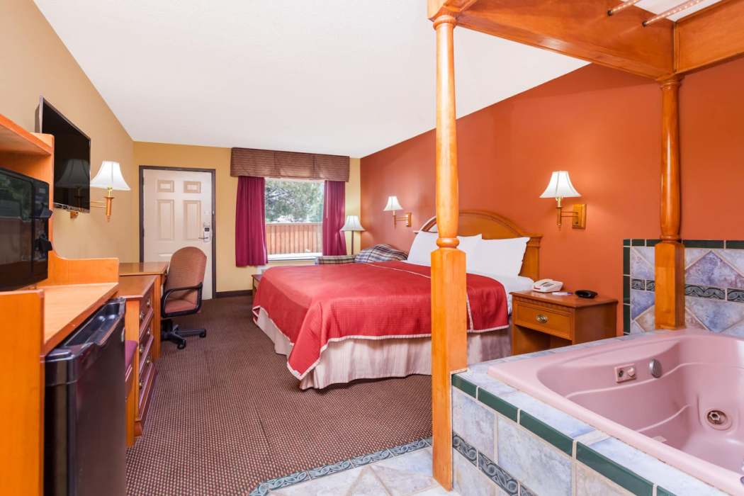 Travelodge By Wyndham Chattanooga/Hamilton Place 8/11