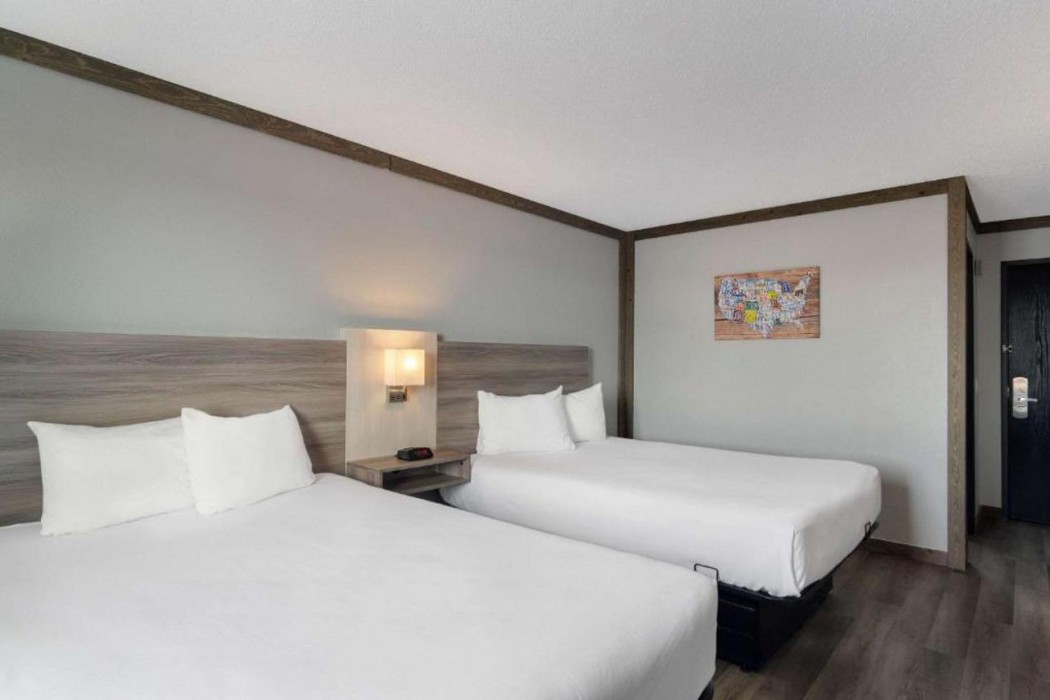 Econo Lodge Scottsbluff, NE 16/35