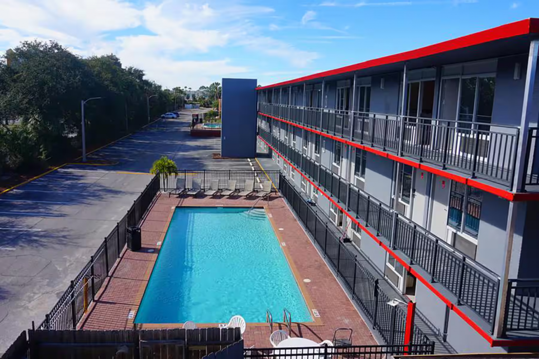 Travelodge by Wyndham Orlando / Heart of International Drive photo2