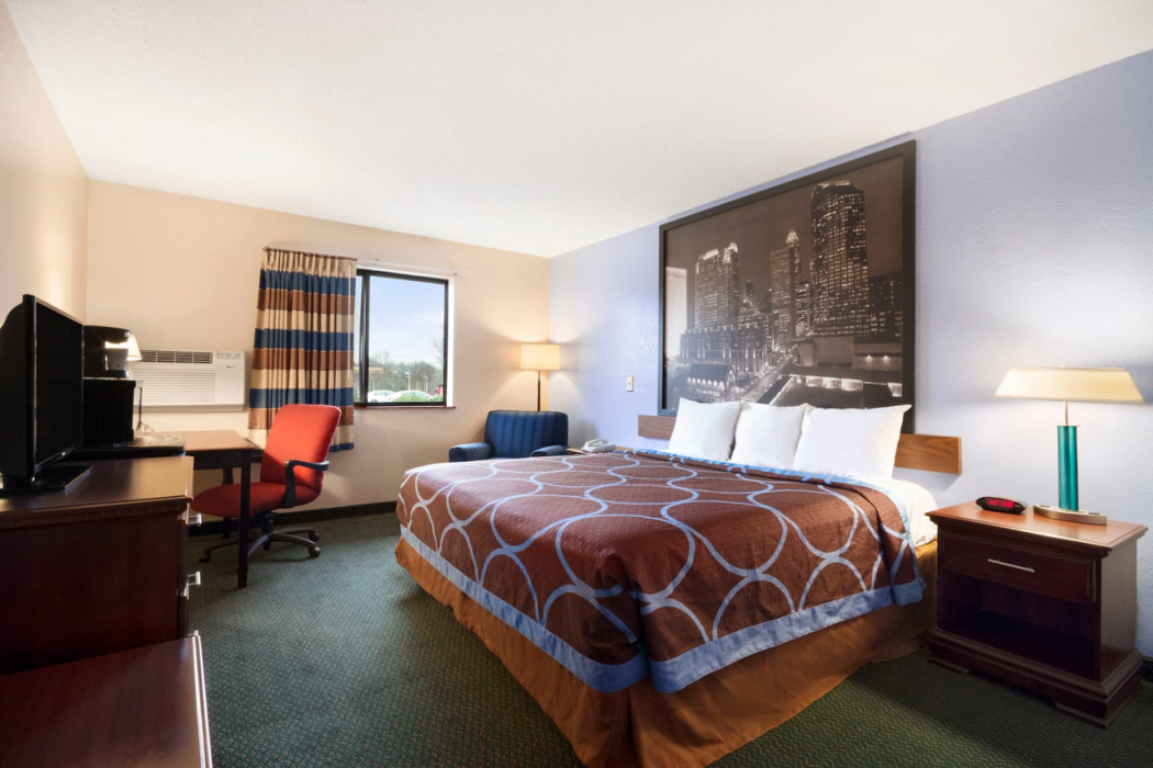 Super 8 By Wyndham Charlotte University 7/18