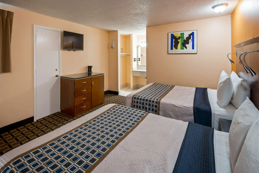 Stay Inn by OYO Near I 80 Lincoln West 6/32