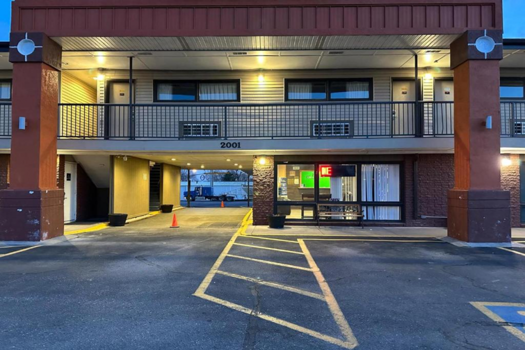 Stay Inn by OYO Near I 80 Lincoln West 1/32