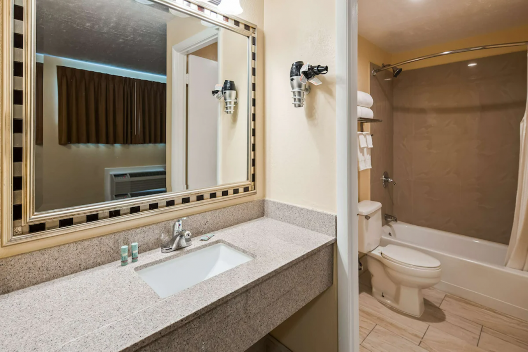 Stay Inn by OYO Near I 80 Lincoln West 10/32