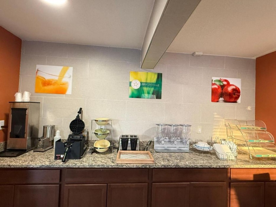 Quality Inn Crestview I-10 Eglin AFB Area 22/23