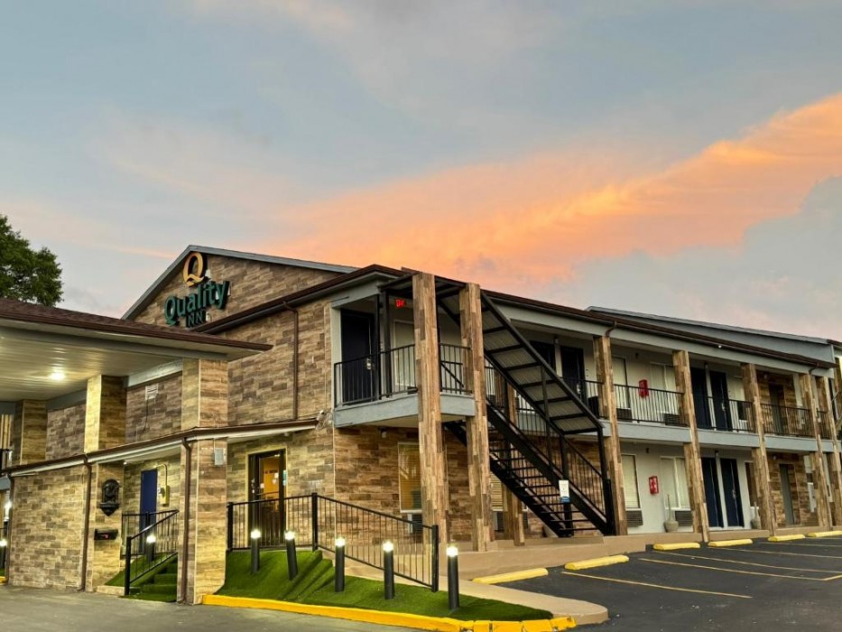 Quality Inn Crestview I-10 Eglin AFB Area 10/23